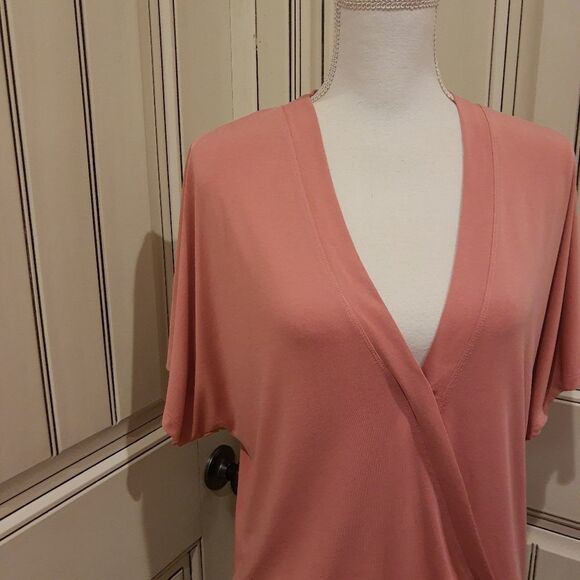Anthropologie Pink Coral Salmon Wrap Style Top Size Medium Short Sleeve - Picture 2 of 14